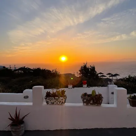 Sunset House Pothitou * Oia (Santorini)